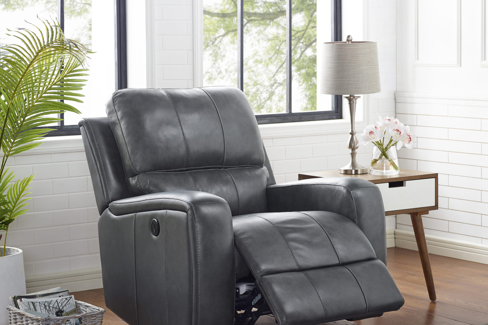 Linton Leather Motion Collection New Classic Furniture